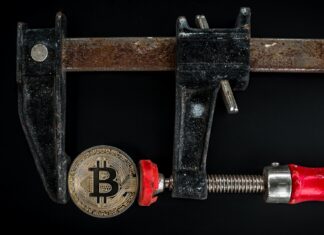 Bitcoin Price Won’t Go Down Quietly: Risk of Bounce Grows