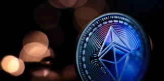 Ethereum (ETH) climbs over $2.1K despite $580M withdrawals – drop ahead?